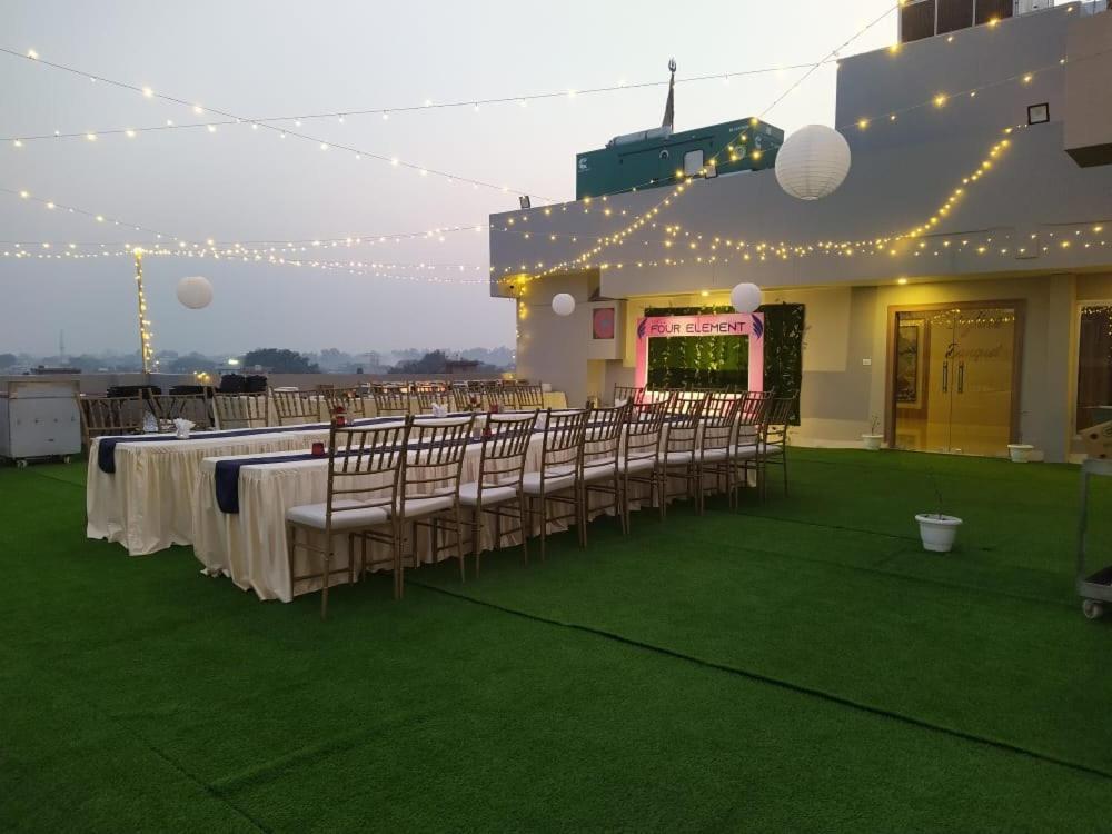 Hotel Four Element Benares Buitenkant foto