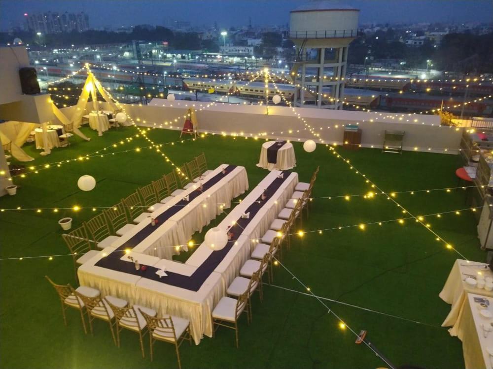 Hotel Four Element Benares Buitenkant foto